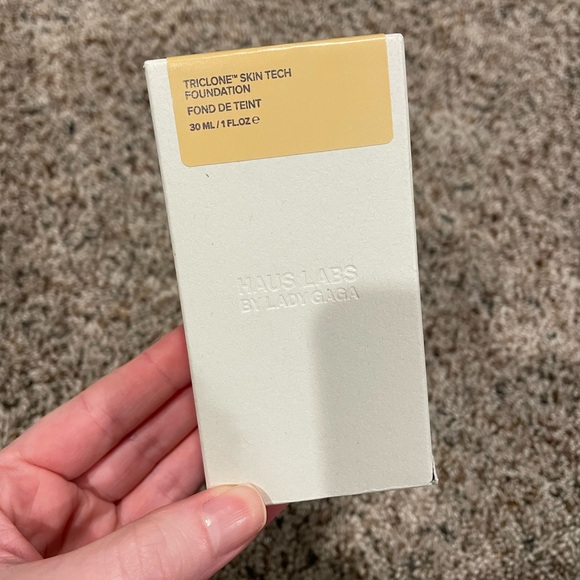 Haus Labs Foundation Light Warm 120 - Picture 2 of 5